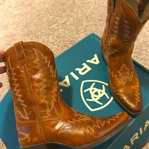 Kids size 3 Tan Ariat Cowboy boots